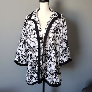 VTG Black & White Hibiscus Print Kimono | Duster